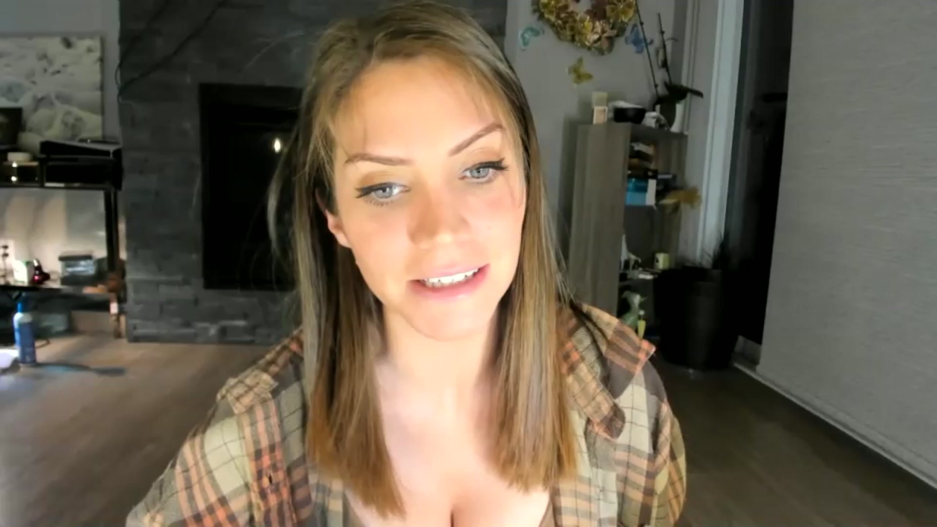 Gallery image thumbnail from Laurel's myfreecams stream on, 07/09/2023, 03:18 image 1 of 20