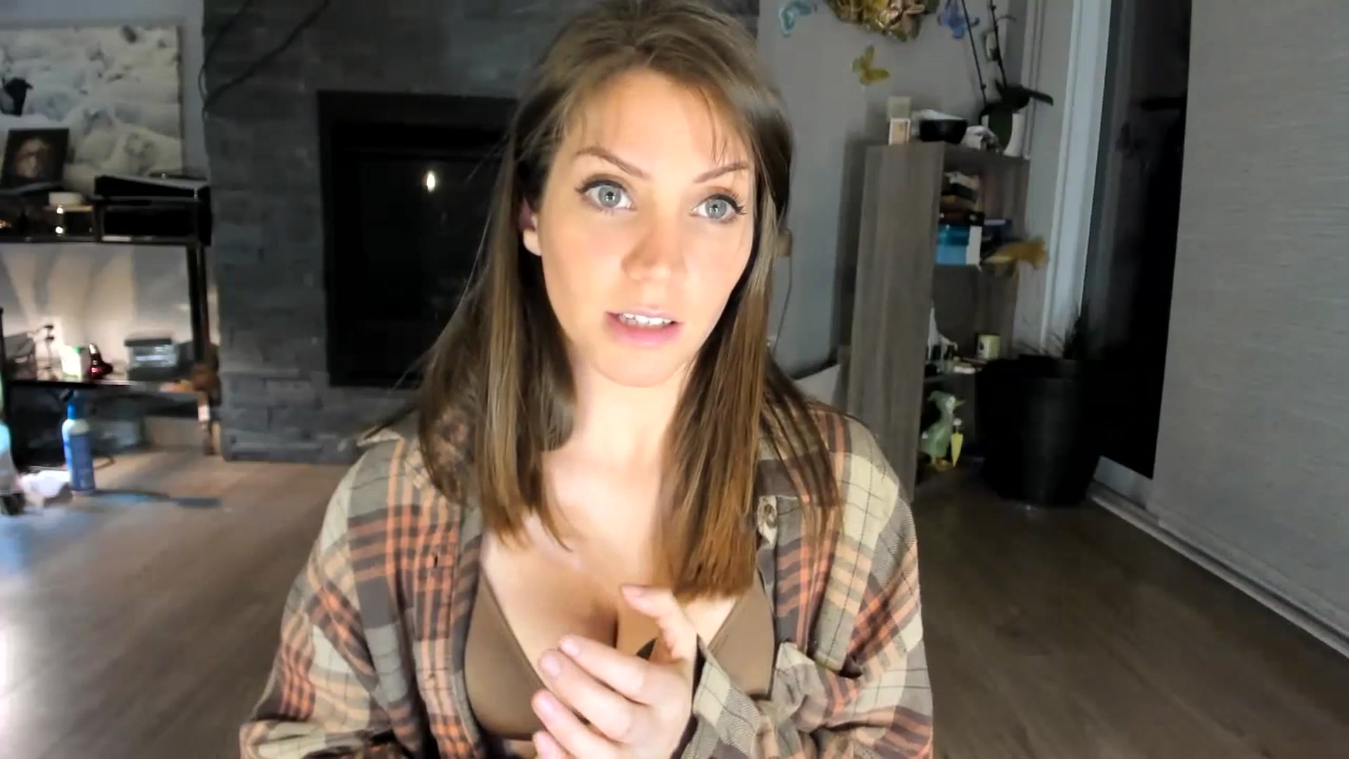Gallery image thumbnail from Laurel's myfreecams stream on, 07/09/2023, 04:47 image 4 of 20