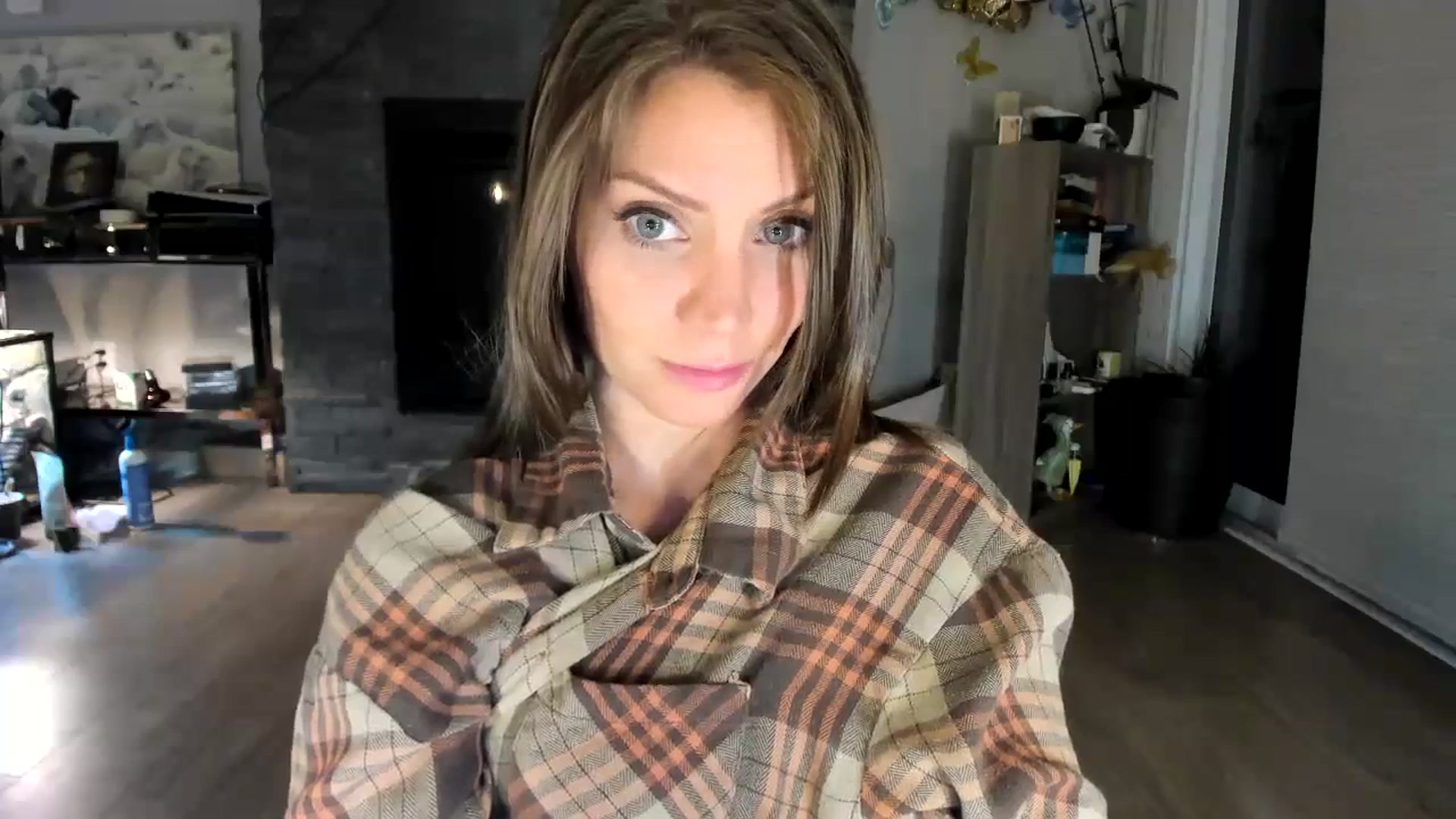 Gallery image thumbnail from Laurel's myfreecams stream on, 07/09/2023, 07:06 image 4 of 20