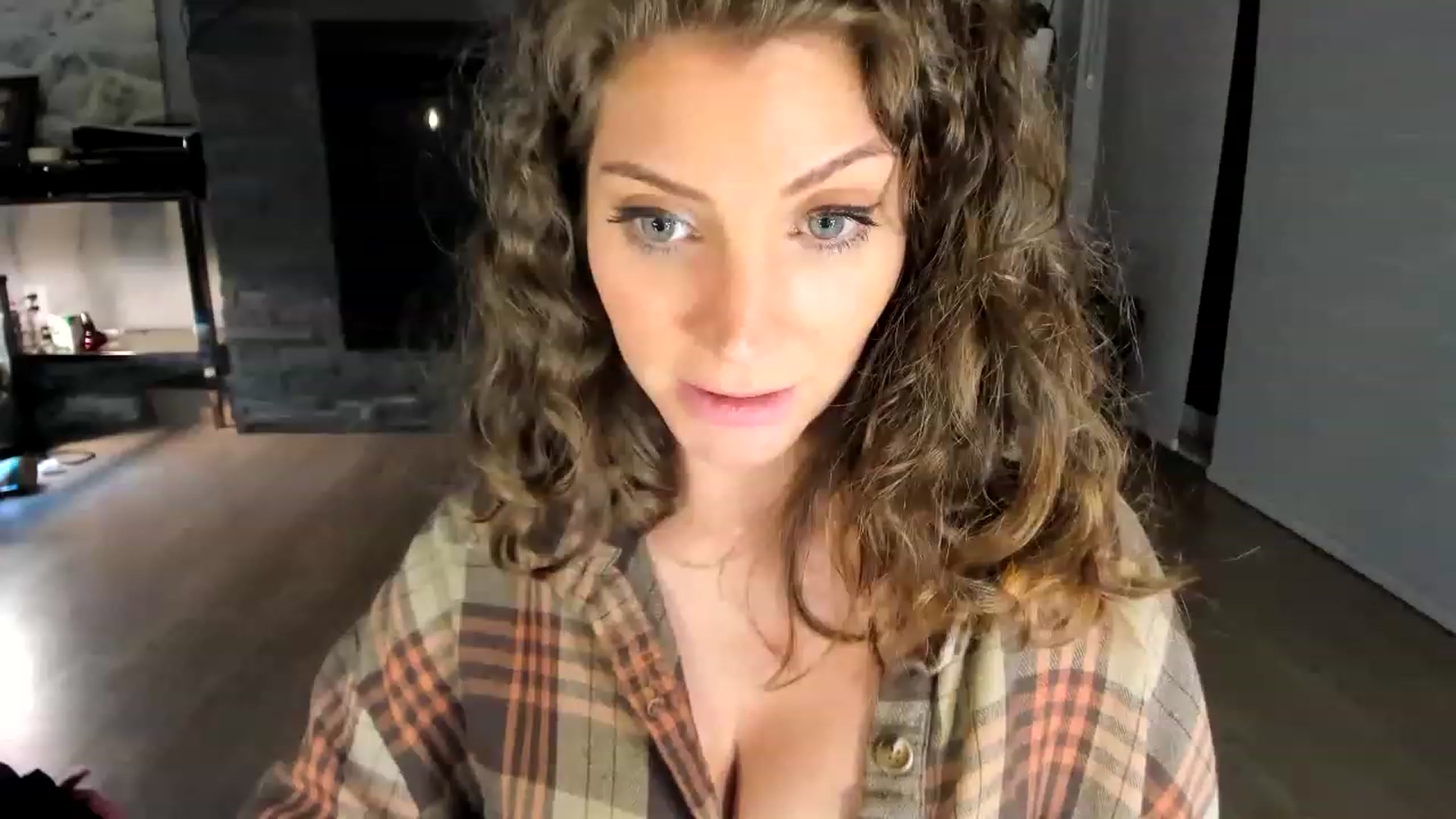 Gallery image thumbnail from Laurel's myfreecams stream on, 07/14/2023, 06:05 image 19 of 20