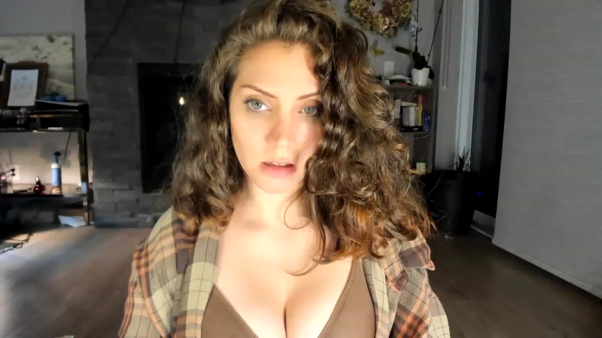 Gallery image thumbnail from Laurel's myfreecams stream on, 07/22/2023, 10:30 image 17 of 20