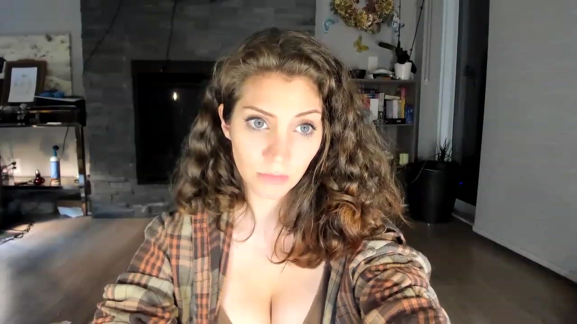 Gallery image thumbnail from Laurel's myfreecams stream on, 07/22/2023, 10:30 image 15 of 20