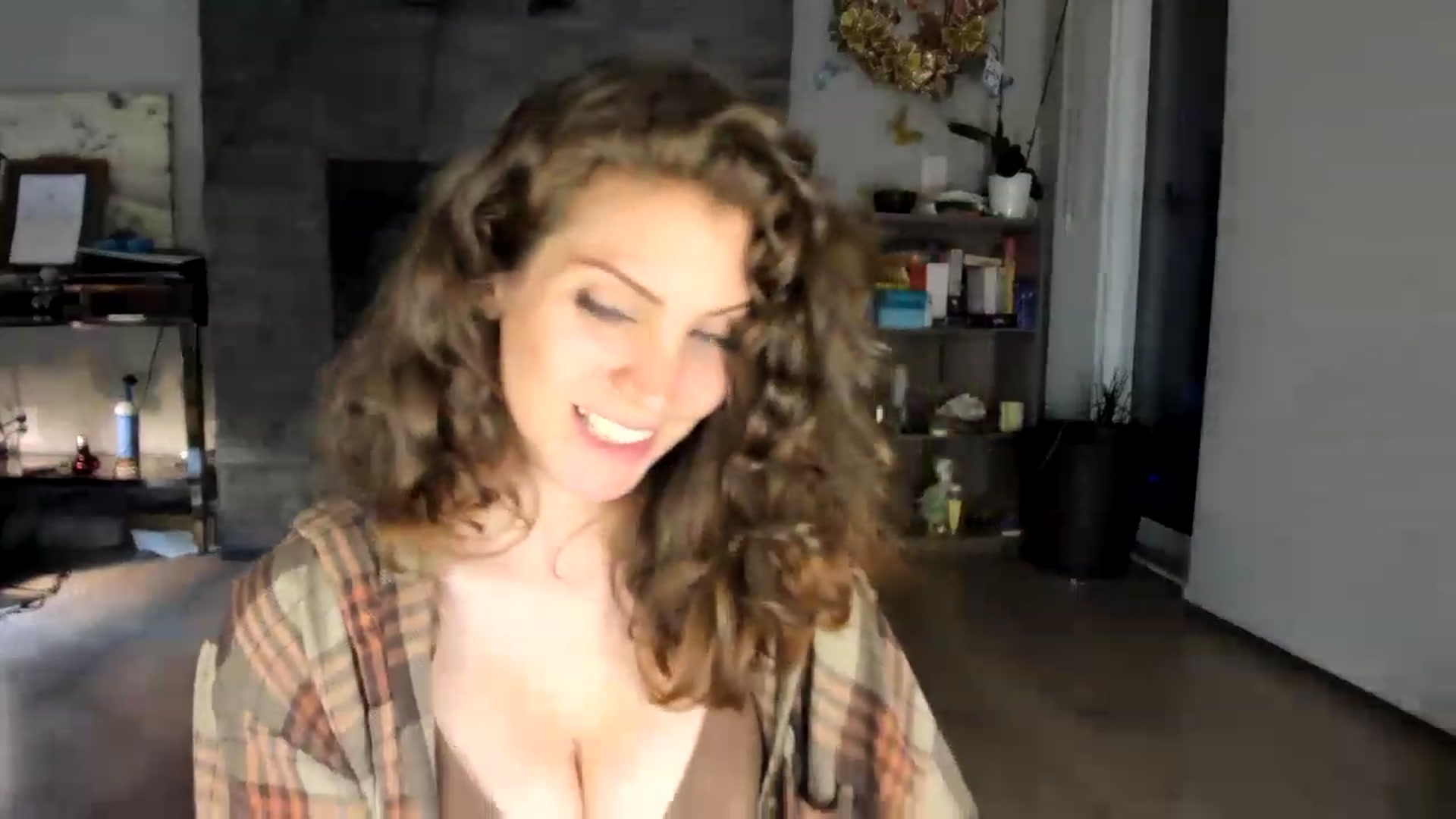 Gallery image thumbnail from Laurel's myfreecams stream on, 07/22/2023, 10:30 image 18 of 20