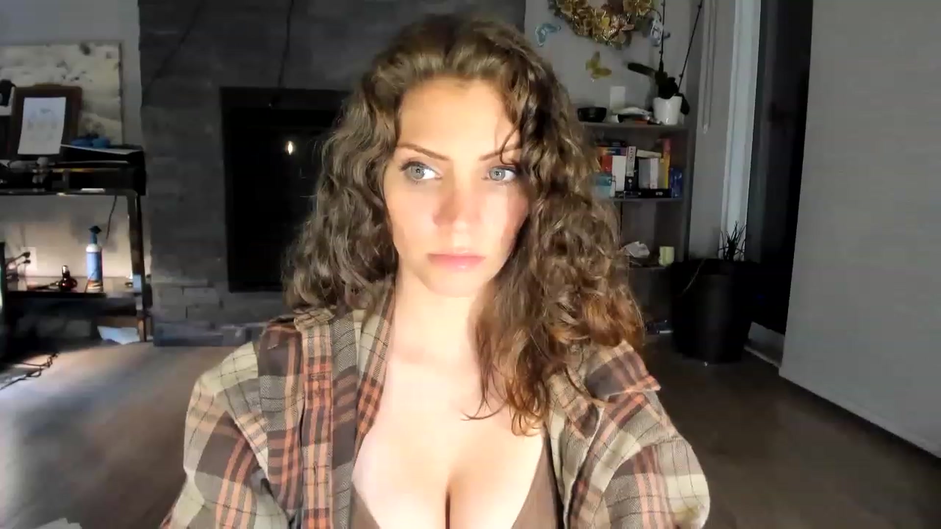 Gallery image thumbnail from Laurel's myfreecams stream on, 07/22/2023, 10:30 image 2 of 20
