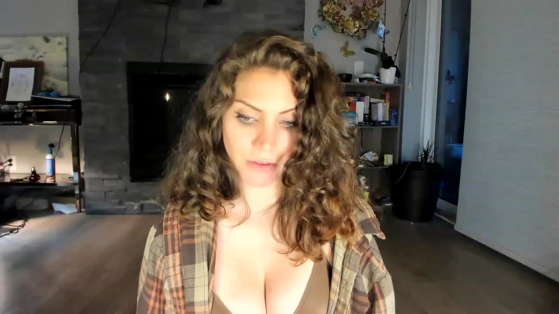 Gallery image thumbnail from Laurel's myfreecams stream on, 07/22/2023, 10:30 image 19 of 20