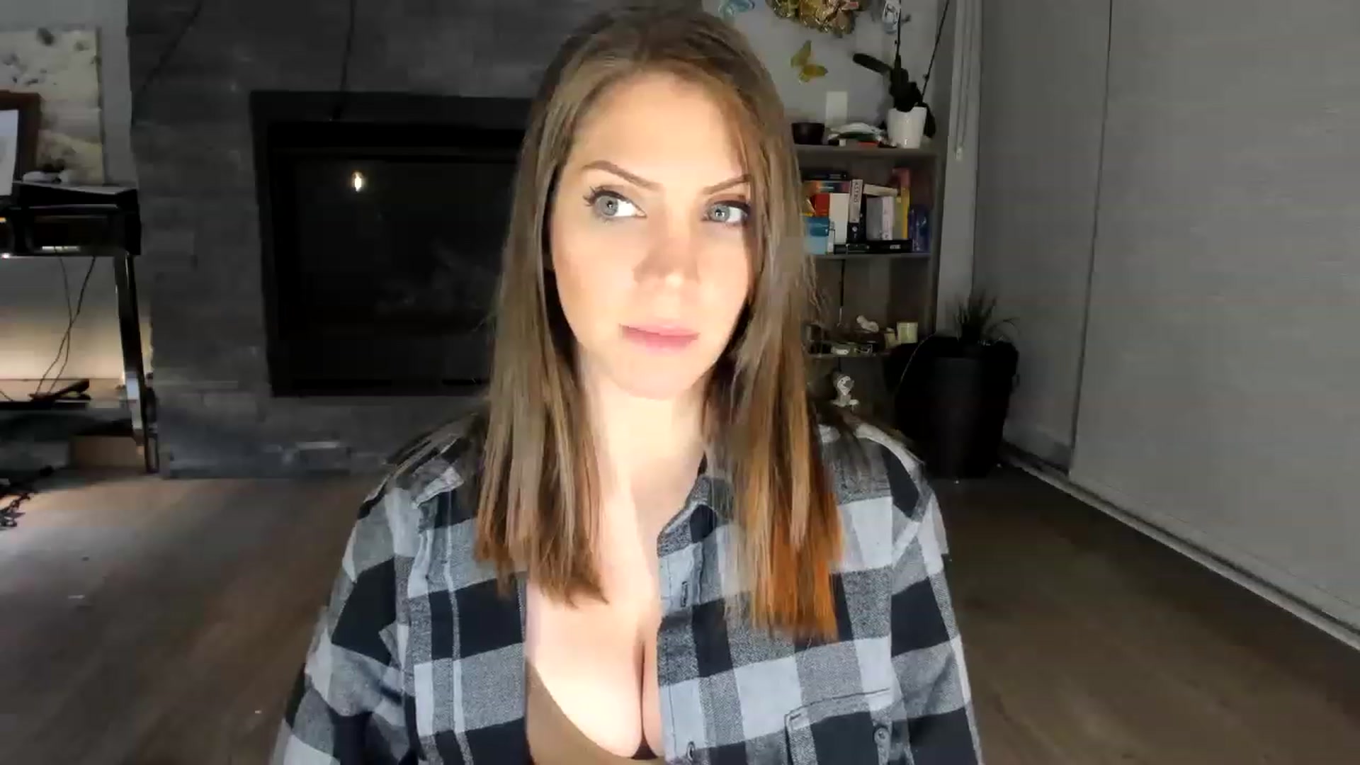 Gallery image thumbnail from Laurel's myfreecams stream on, 07/27/2023, 04:22 image 10 of 20