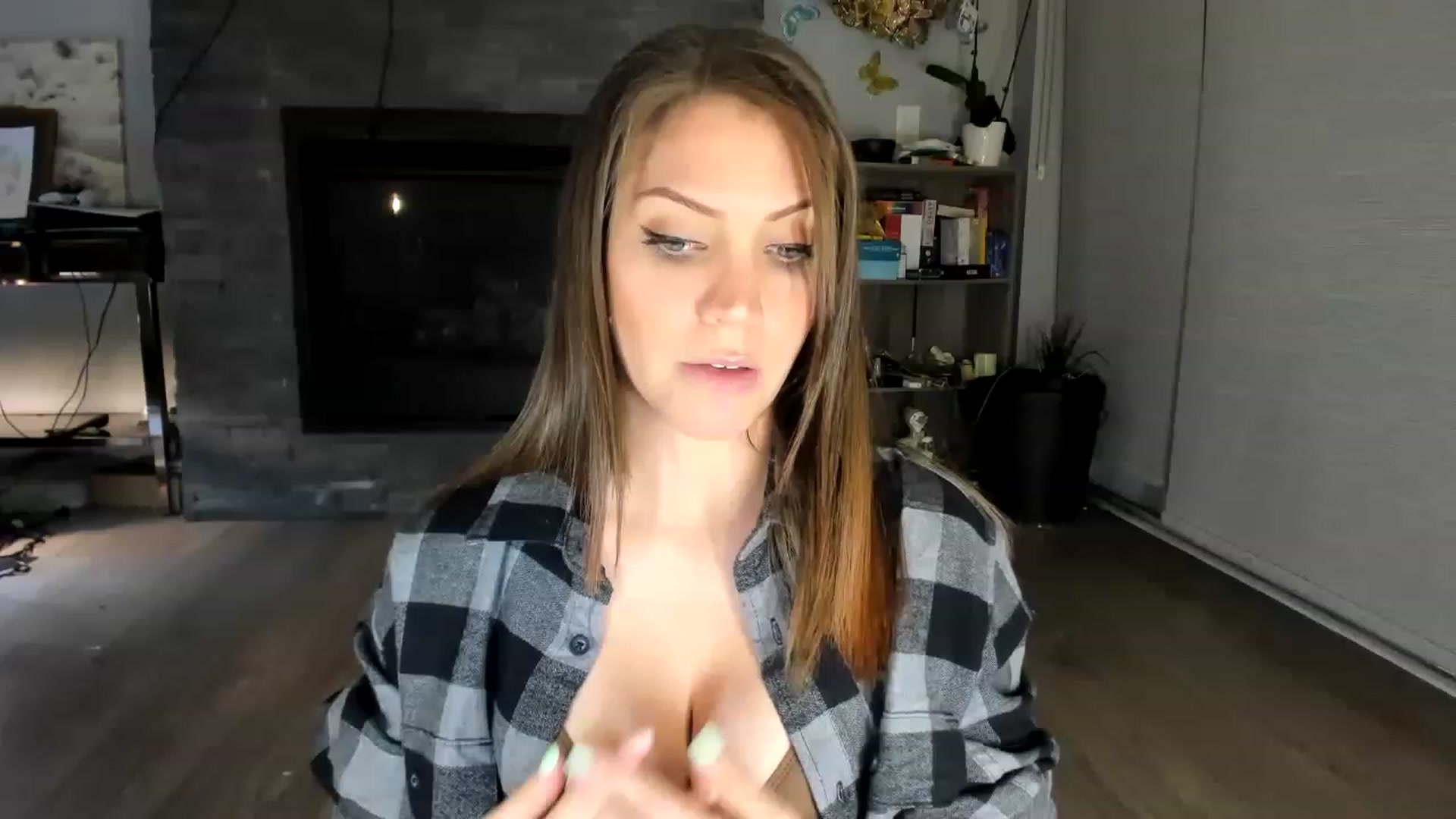 Gallery image thumbnail from Laurel's myfreecams stream on, 07/27/2023, 04:22 image 18 of 20