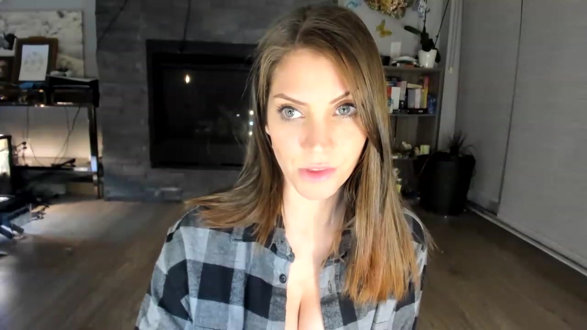 Gallery image thumbnail from Laurel's myfreecams stream on, 07/27/2023, 06:55 image 16 of 20