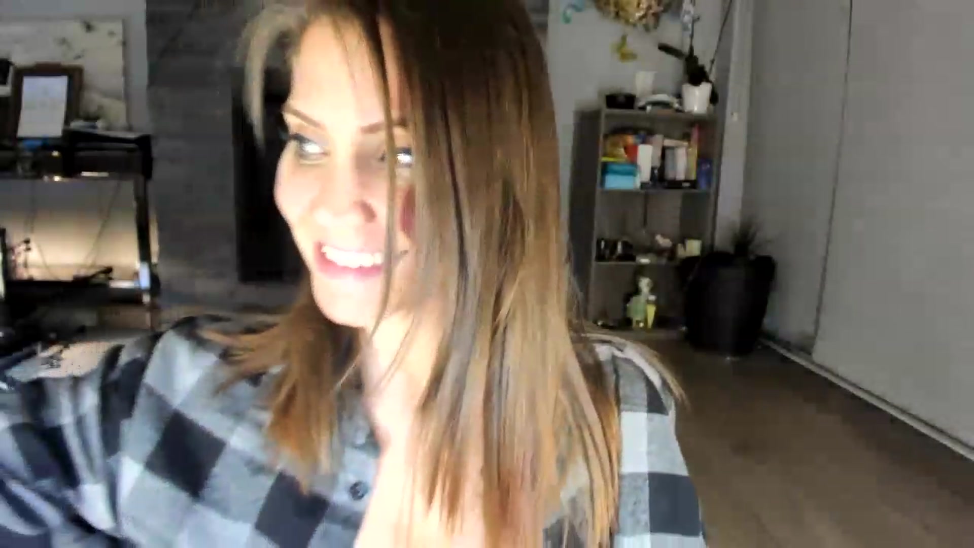 Gallery image thumbnail from Laurel's myfreecams stream on, 07/27/2023, 06:55 image 19 of 20
