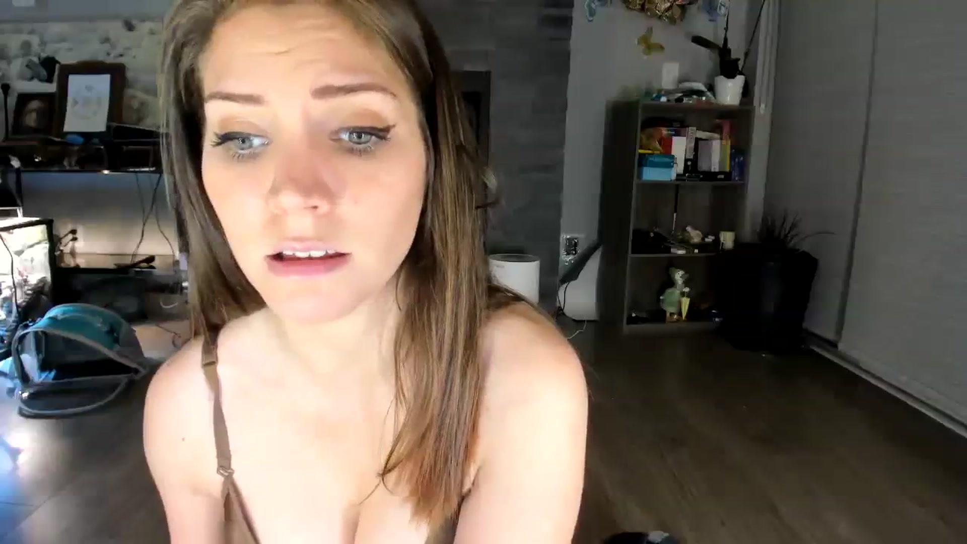 Gallery image thumbnail from Laurel's myfreecams stream on, 07/29/2023, 02:40 image 13 of 20