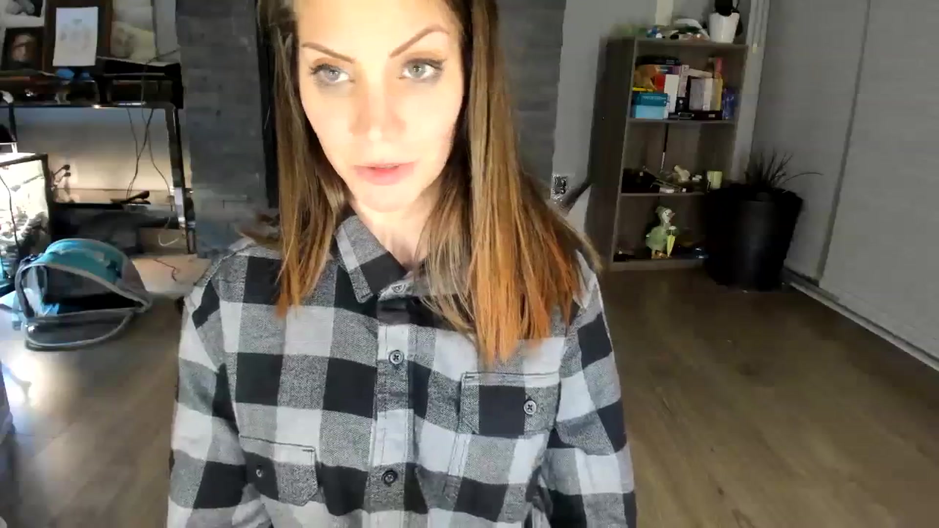 Gallery image thumbnail from Laurel's myfreecams stream on, 07/29/2023, 07:51 image 6 of 20