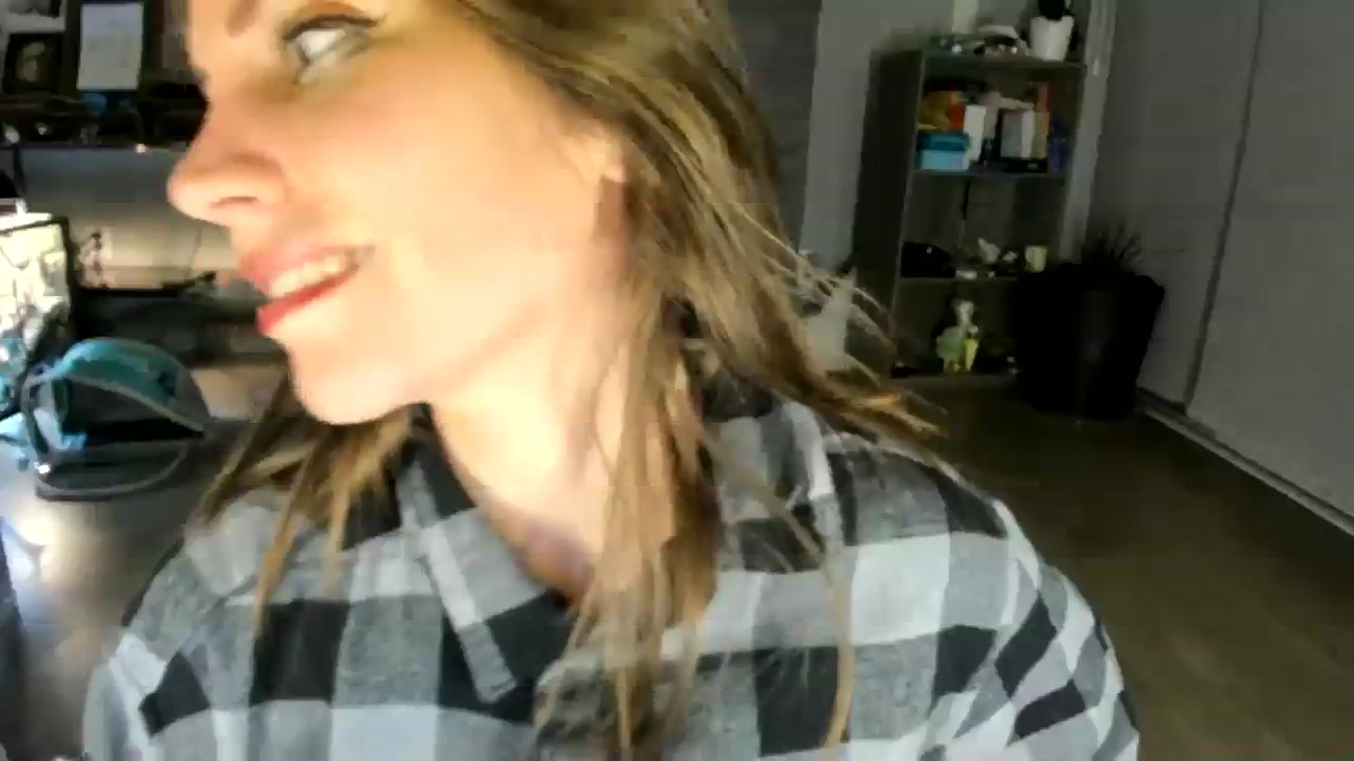Gallery image thumbnail from Laurel's myfreecams stream on, 07/29/2023, 07:51 image 2 of 20