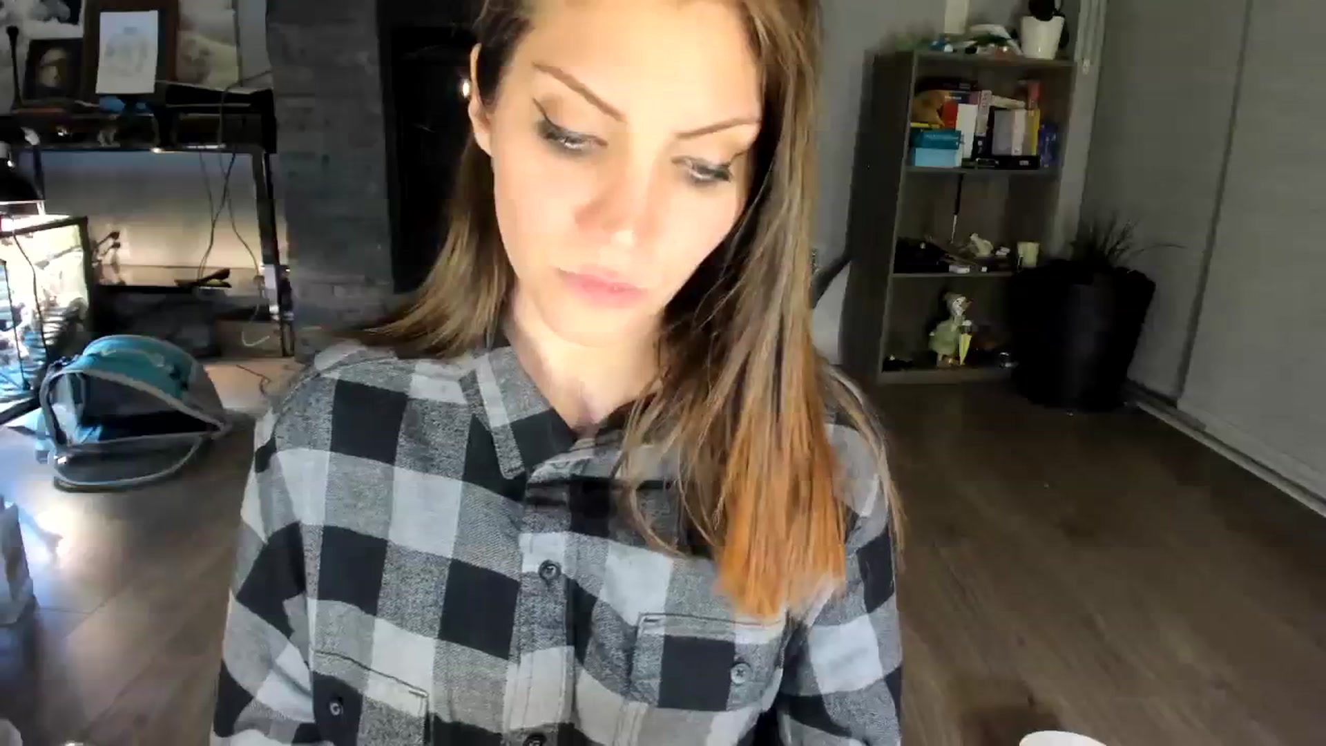 Gallery image thumbnail from Laurel's myfreecams stream on, 07/29/2023, 07:51 image 17 of 20
