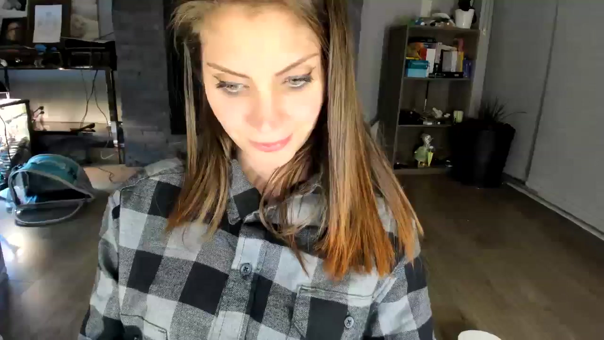 Gallery image thumbnail from Laurel's myfreecams stream on, 07/29/2023, 07:51 image 12 of 20