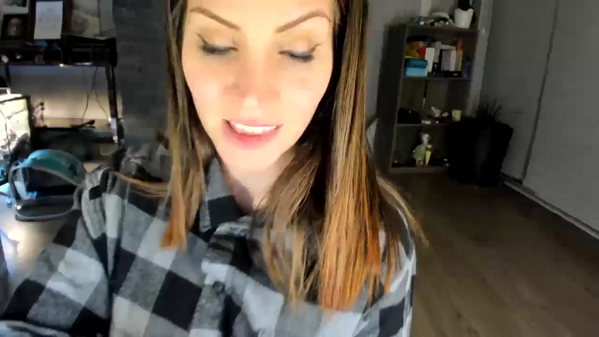 Gallery image thumbnail from Laurel's myfreecams stream on, 07/29/2023, 07:51 image 7 of 20