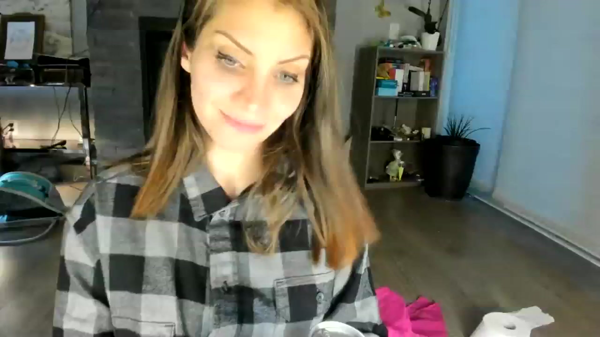 Gallery image thumbnail from Laurel's myfreecams stream on, 07/29/2023, 11:04 image 20 of 20