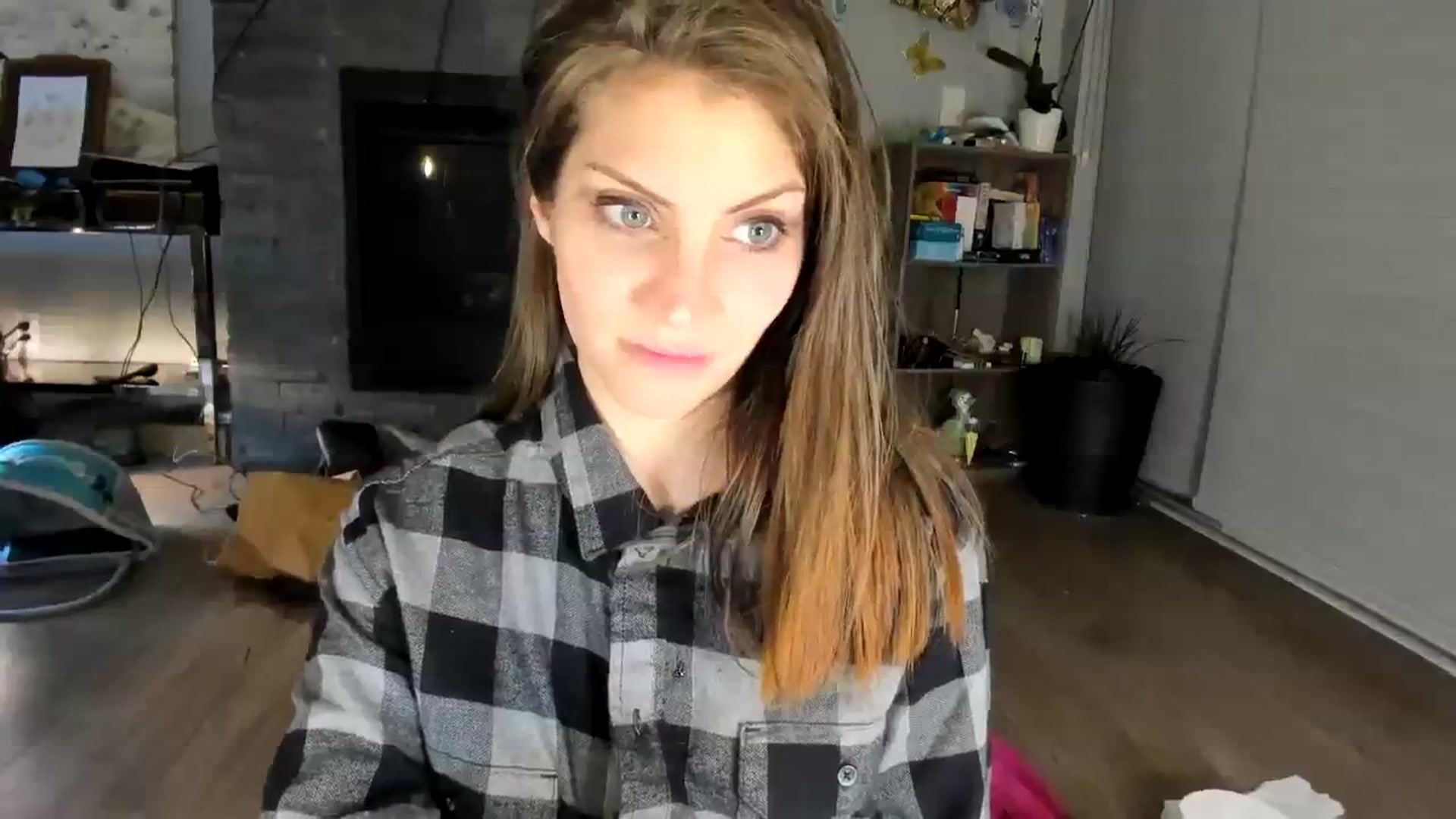 Gallery image thumbnail from Laurel's myfreecams stream on, 07/29/2023, 11:04 image 7 of 20