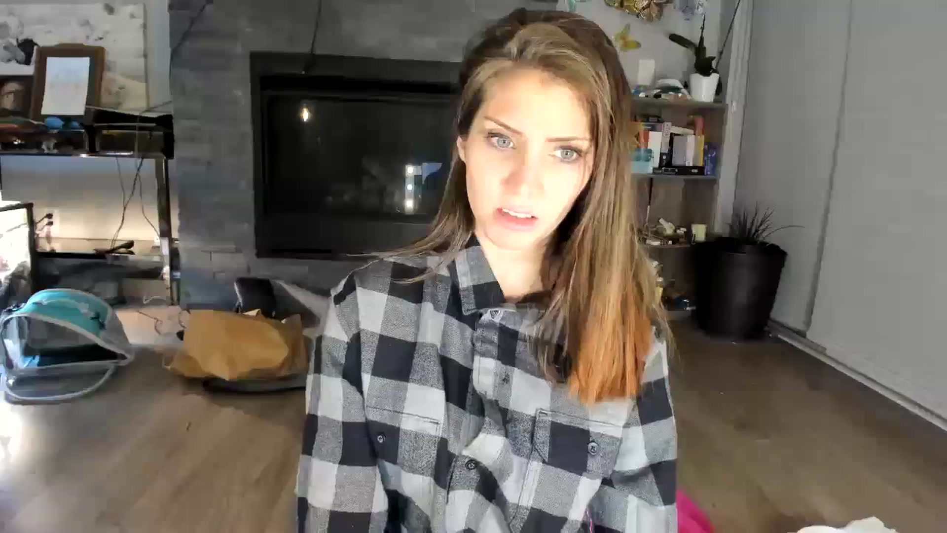Gallery image thumbnail from Laurel's myfreecams stream on, 07/29/2023, 11:04 image 9 of 20