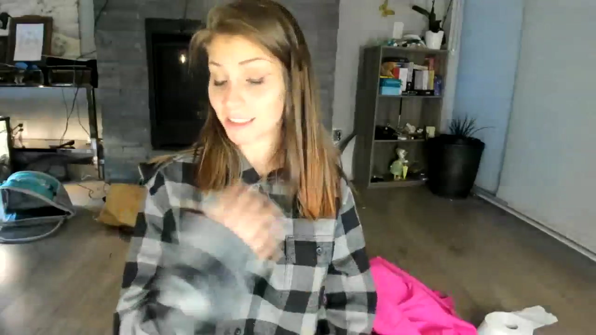 Gallery image thumbnail from Laurel's myfreecams stream on, 07/29/2023, 11:04 image 15 of 20