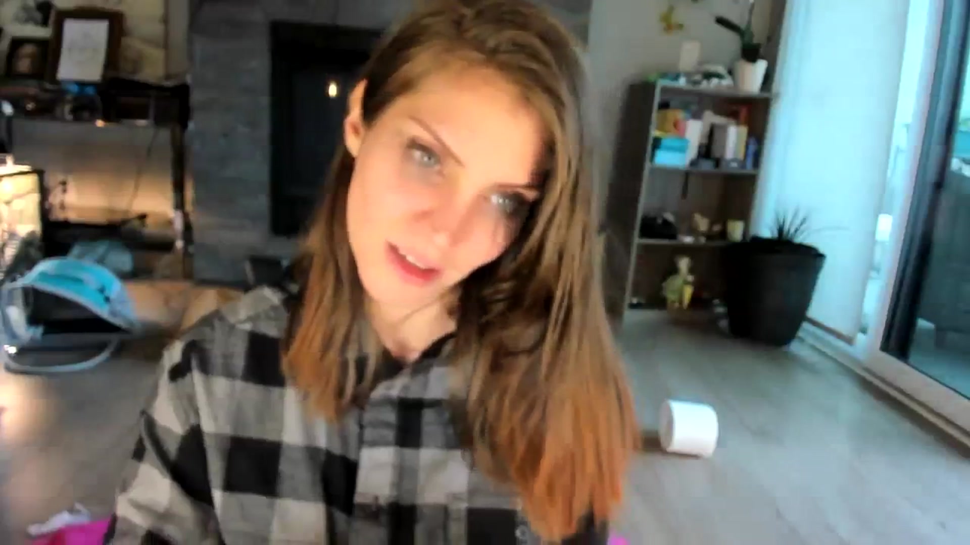 Gallery image thumbnail from Laurel's myfreecams stream on, 07/29/2023, 12:31 image 11 of 20