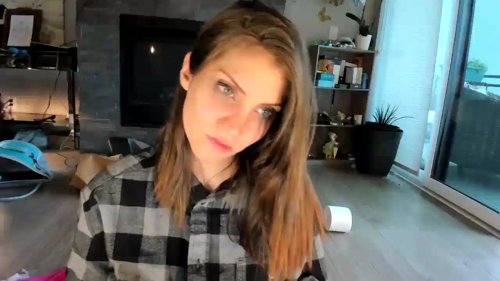 Gallery image thumbnail from Laurel's myfreecams stream on, 07/29/2023, 12:31 image 14 of 20