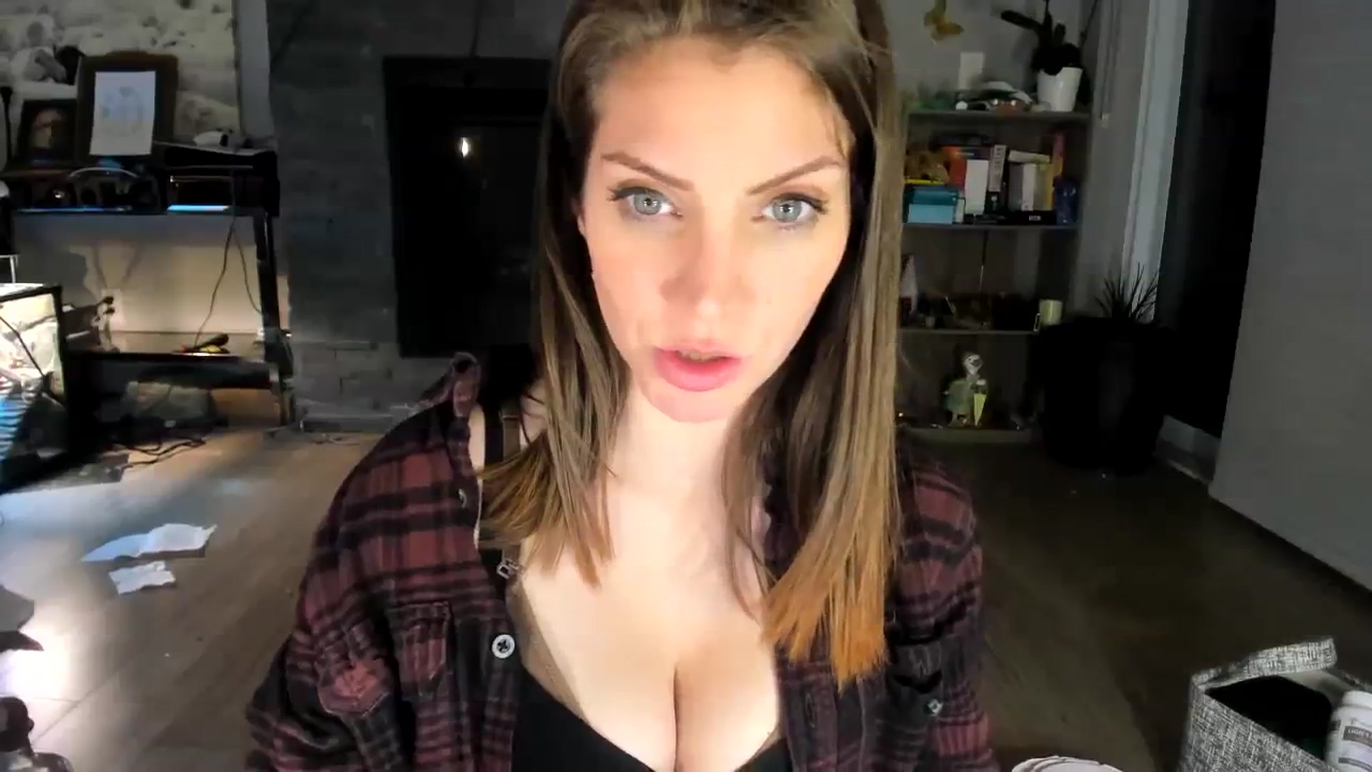 Gallery image thumbnail from Laurel's myfreecams stream on, 08/03/2023, 07:33 image 19 of 20