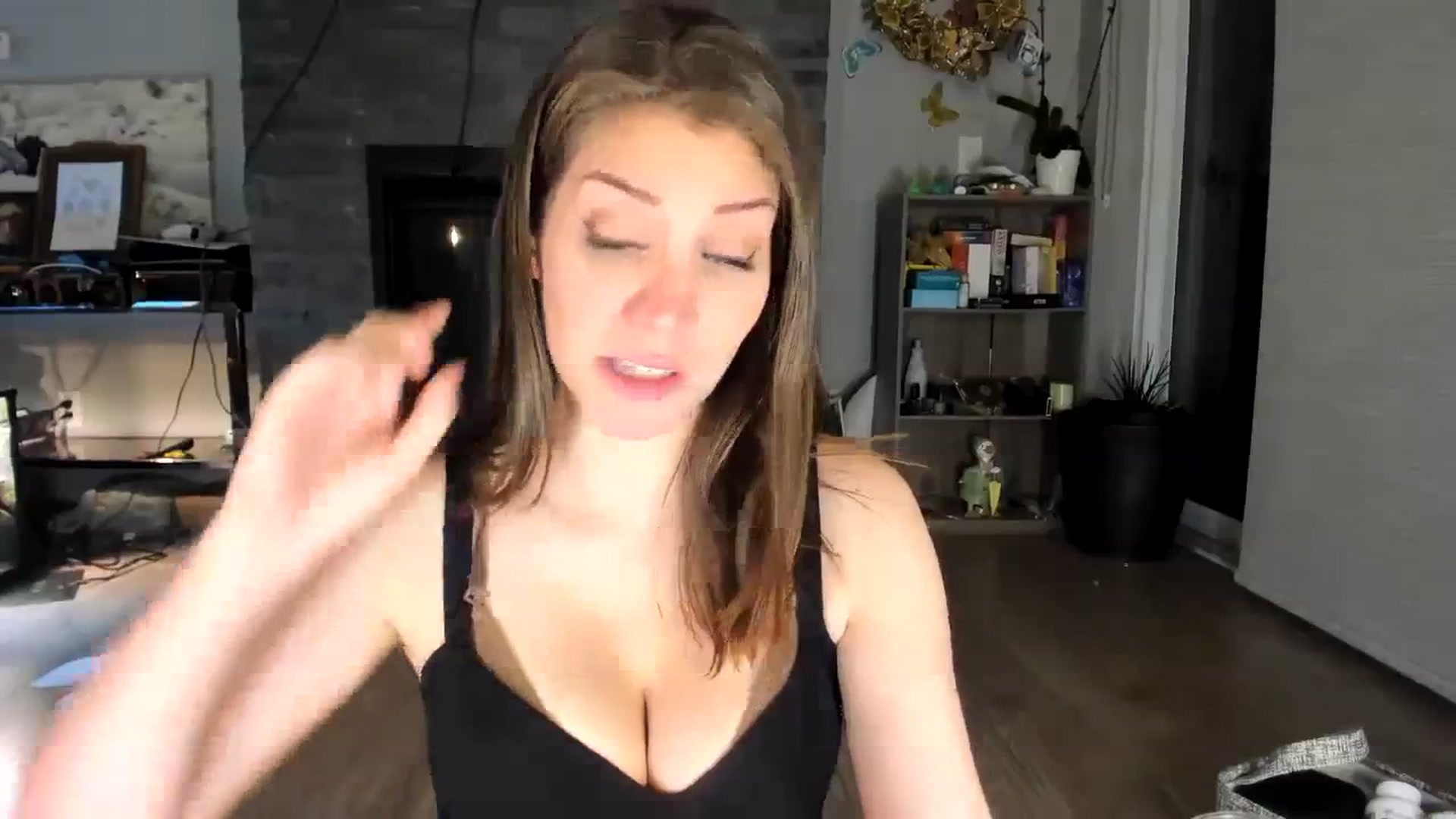 Gallery image thumbnail from Laurel's myfreecams stream on, 08/03/2023, 09:54 image 12 of 20