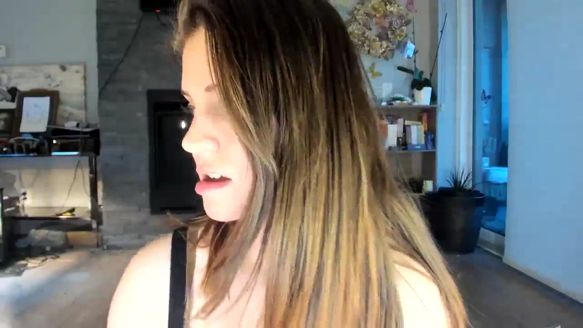Gallery image thumbnail from Laurel's myfreecams stream on, 08/03/2023, 11:26 image 10 of 20
