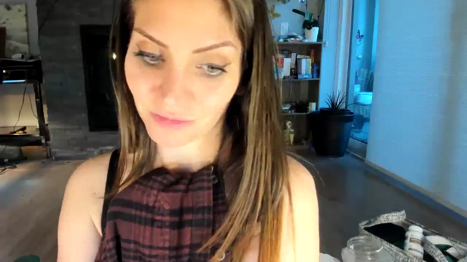 Gallery image thumbnail from Laurel's myfreecams stream on, 08/03/2023, 11:26 image 15 of 20