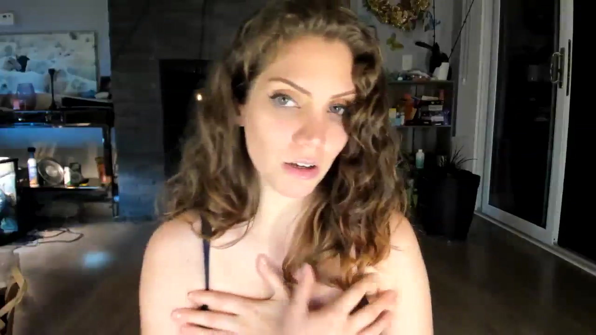 Gallery image thumbnail from Laurel's myfreecams stream on, 08/17/2023, 05:54 image 15 of 20