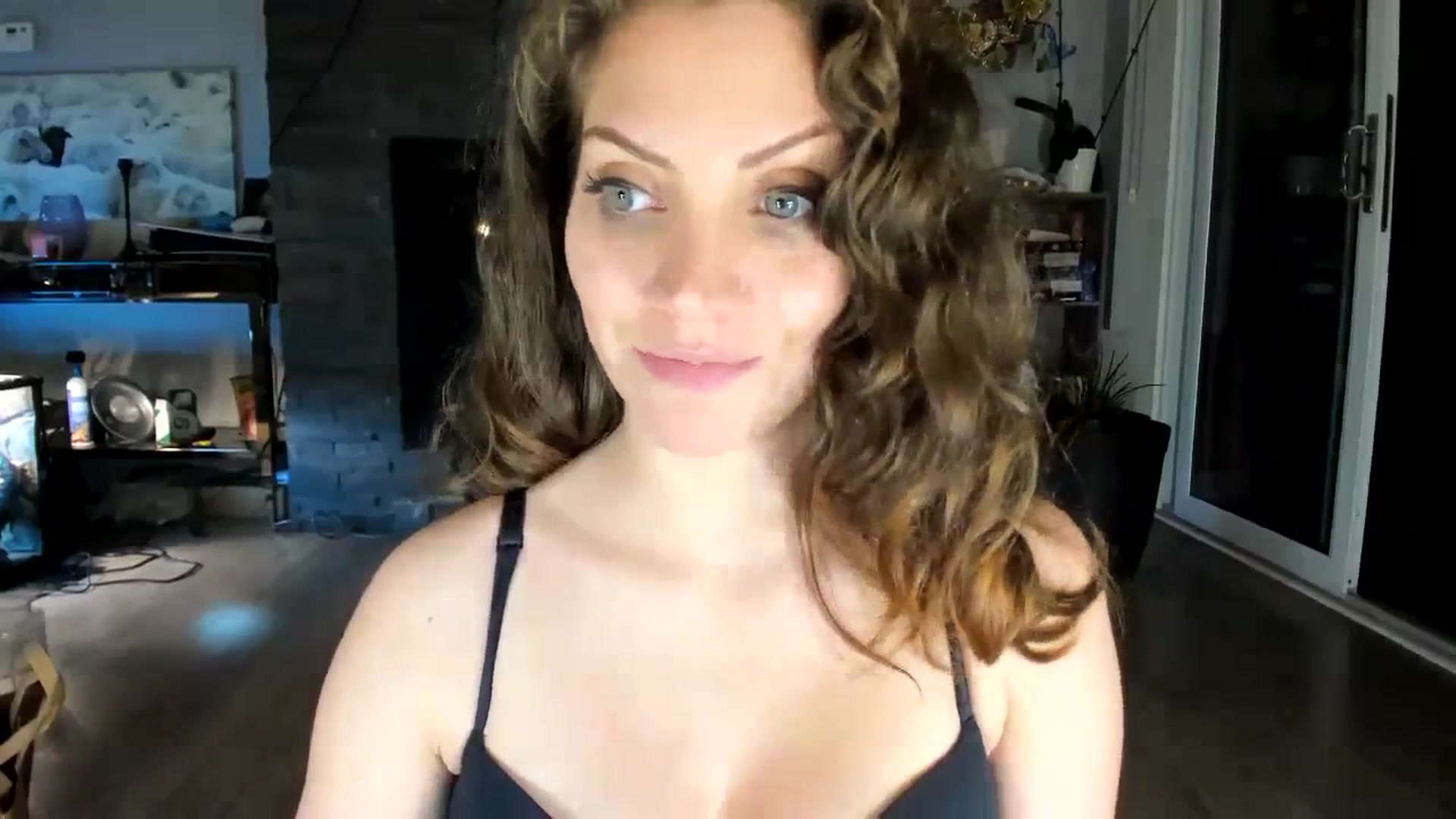 Gallery image thumbnail from Laurel's myfreecams stream on, 08/17/2023, 05:54 image 14 of 20