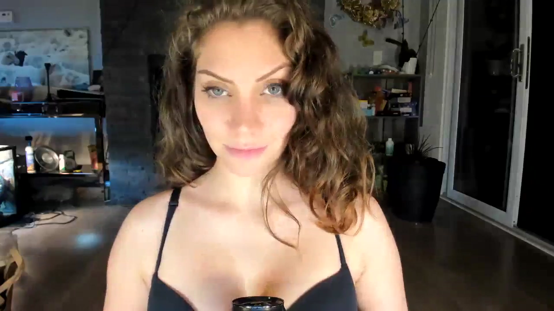 Gallery image thumbnail from Laurel's myfreecams stream on, 08/17/2023, 05:54 image 13 of 20