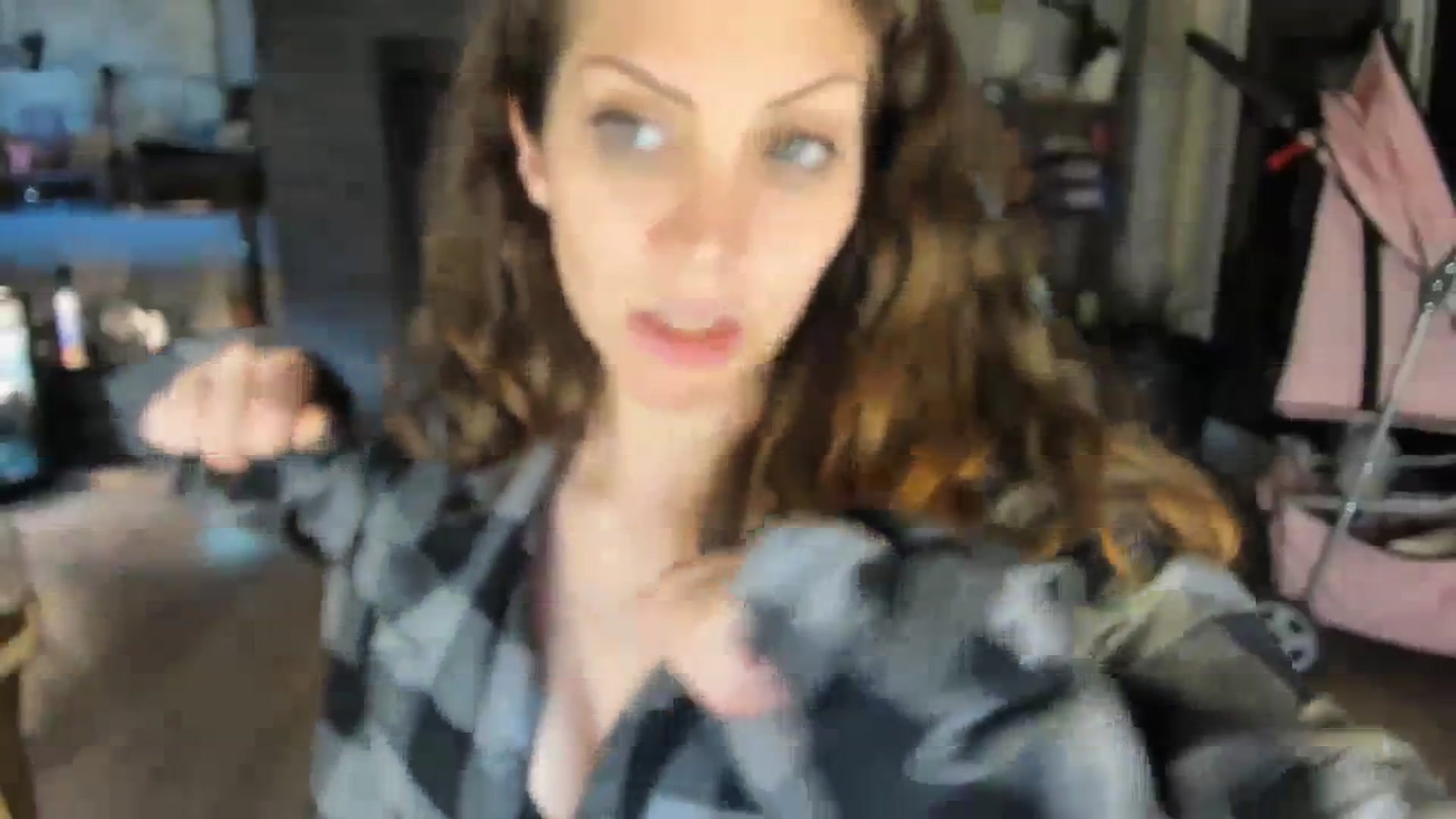 Gallery image thumbnail from Laurel's myfreecams stream on, 08/17/2023, 07:13 image 17 of 20