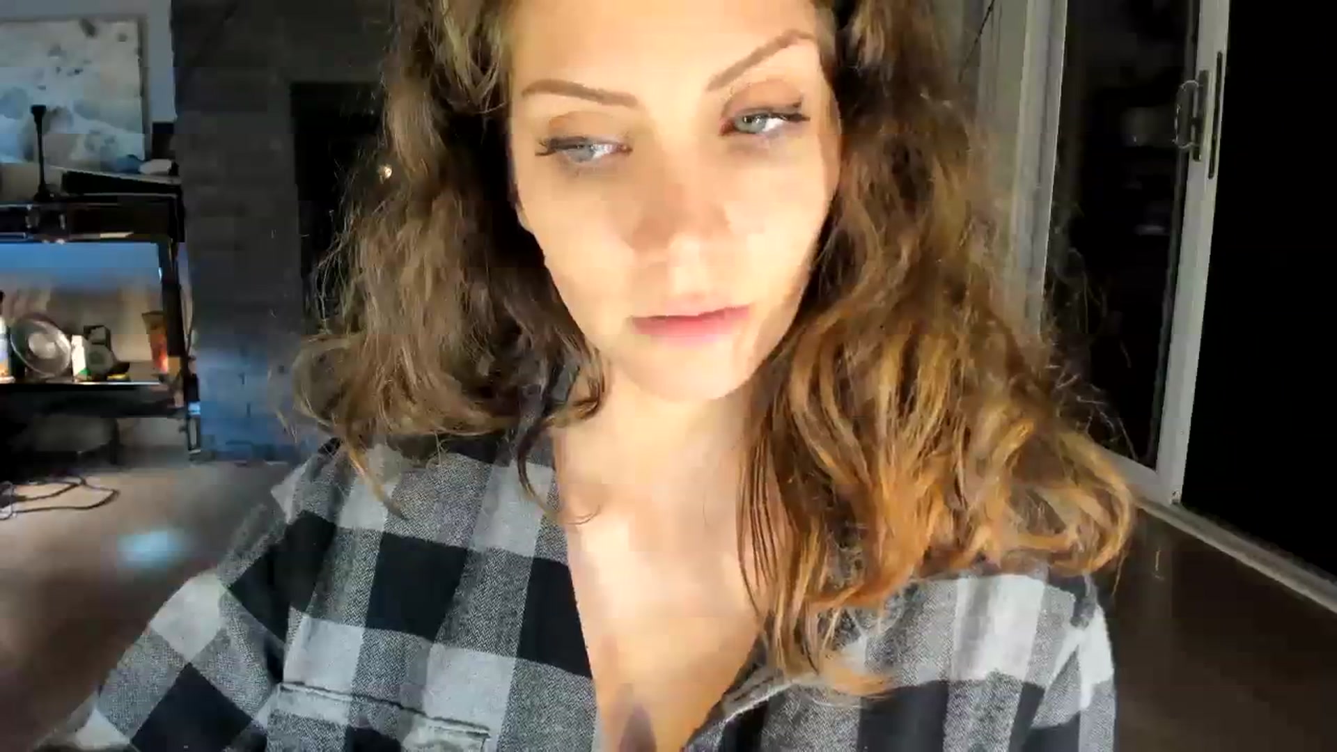Gallery image thumbnail from Laurel's myfreecams stream on, 08/17/2023, 07:13 image 2 of 20