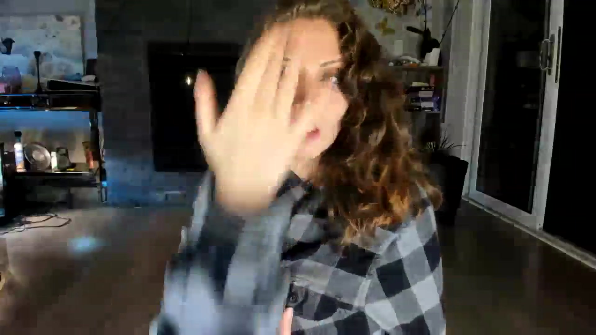 Gallery image thumbnail from Laurel's myfreecams stream on, 08/17/2023, 07:13 image 8 of 20