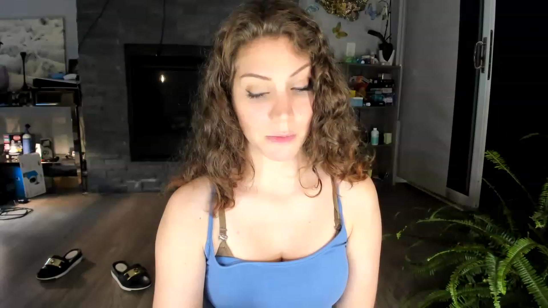 Gallery image thumbnail from Laurel's myfreecams stream on, 08/25/2023, 05:36 image 14 of 20
