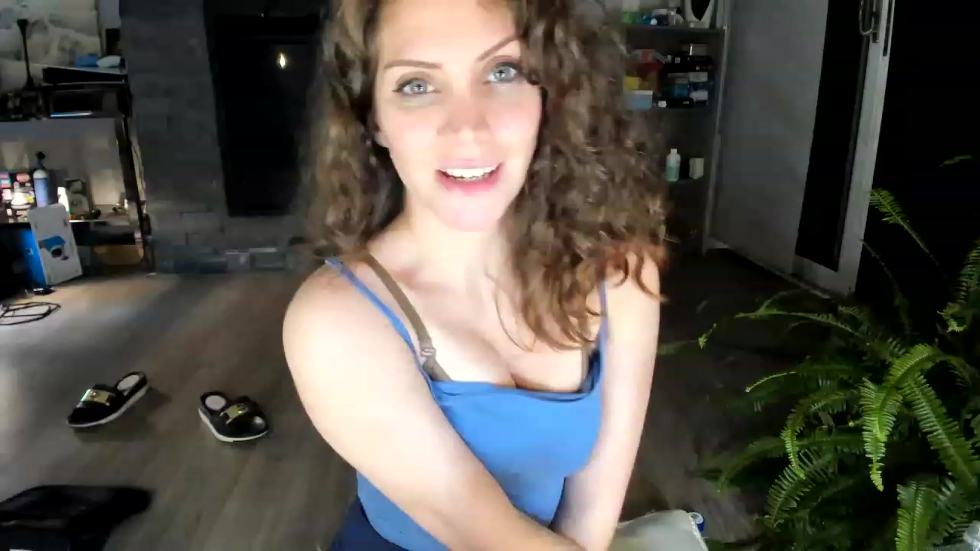 Gallery image thumbnail from Laurel's myfreecams stream on, 08/25/2023, 07:36 image 17 of 20