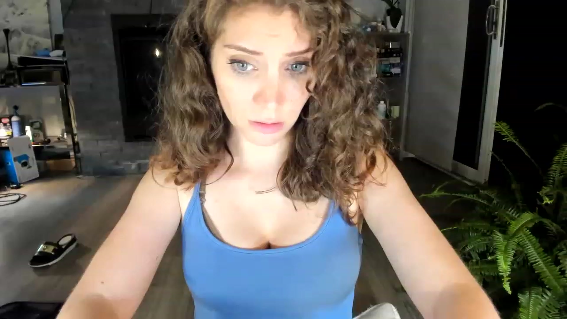Gallery image thumbnail from Laurel's myfreecams stream on, 08/25/2023, 07:36 image 4 of 20
