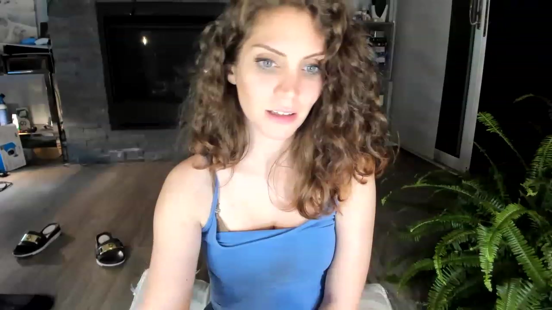 Gallery image thumbnail from Laurel's myfreecams stream on, 08/25/2023, 08:59 image 7 of 20