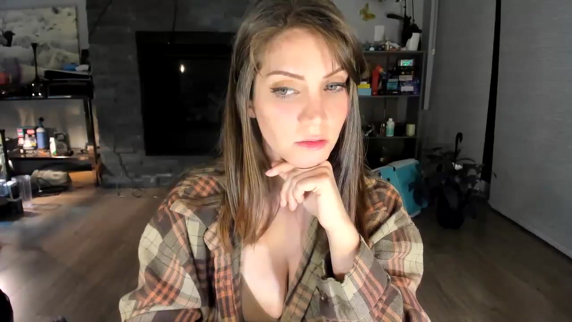 Gallery image thumbnail from Laurel's myfreecams stream on, 08/28/2023, 05:11 image 17 of 20