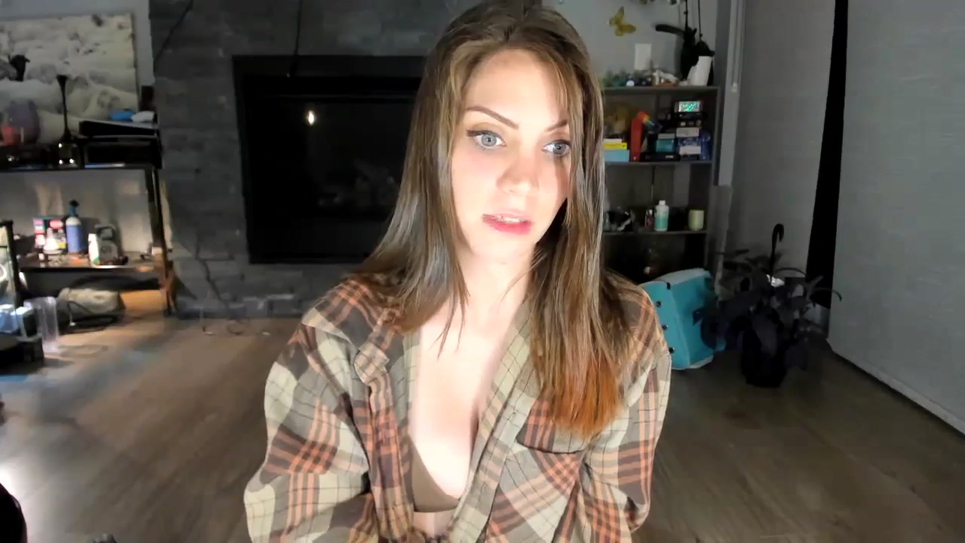 Gallery image thumbnail from Laurel's myfreecams stream on, 08/28/2023, 05:11 image 16 of 20