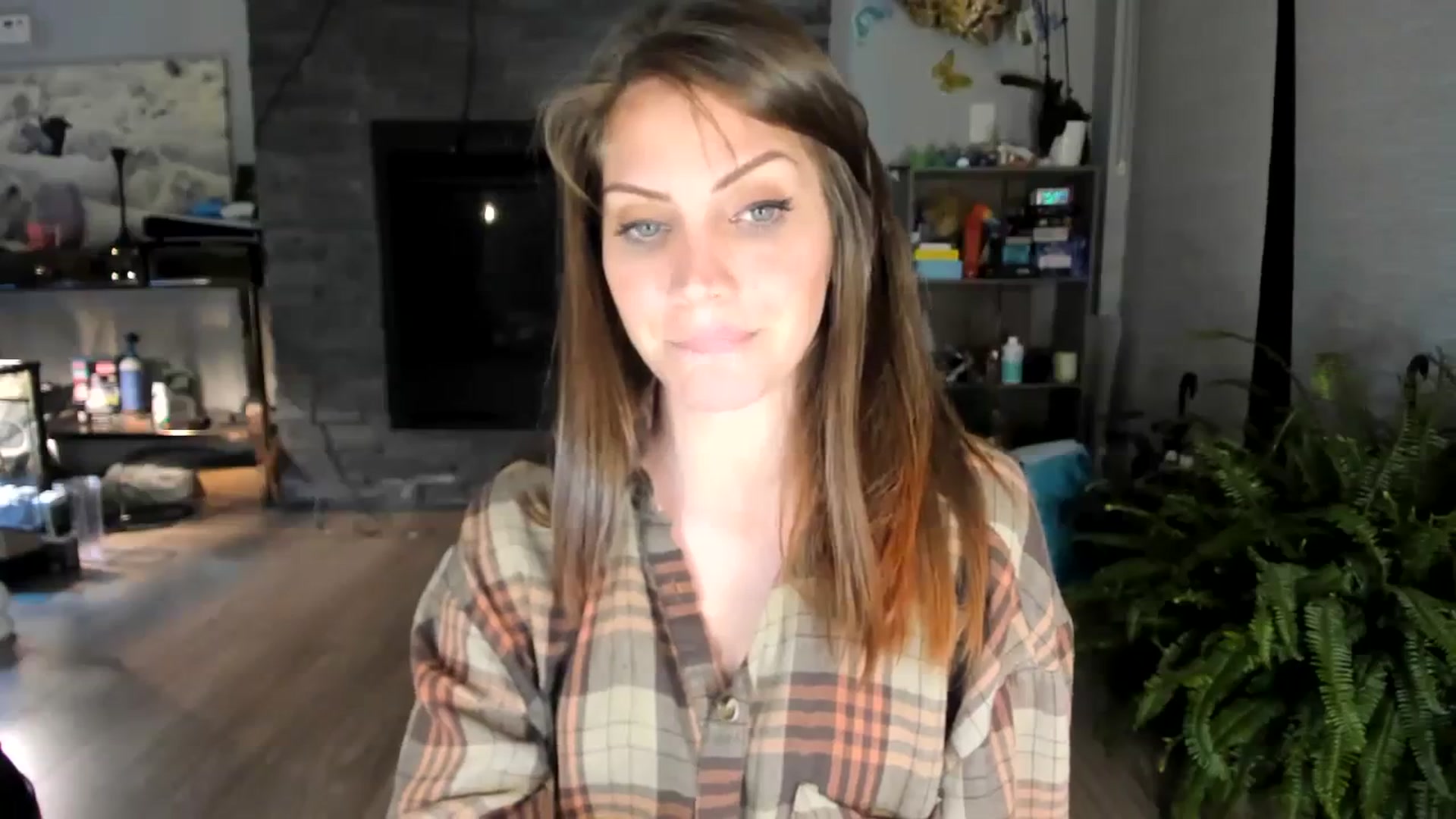 Gallery image thumbnail from Laurel's myfreecams stream on, 08/28/2023, 06:07 image 12 of 20
