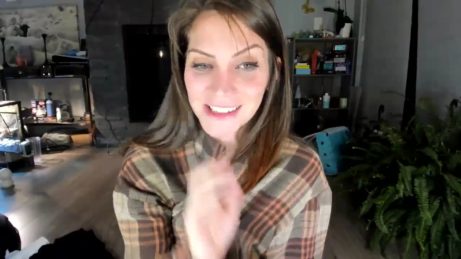 Gallery image thumbnail from Laurel's myfreecams stream on, 08/28/2023, 06:36 image 9 of 20