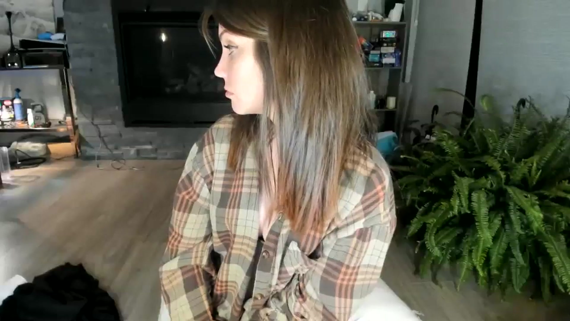 Gallery image thumbnail from Laurel's myfreecams stream on, 08/28/2023, 07:21 image 10 of 20