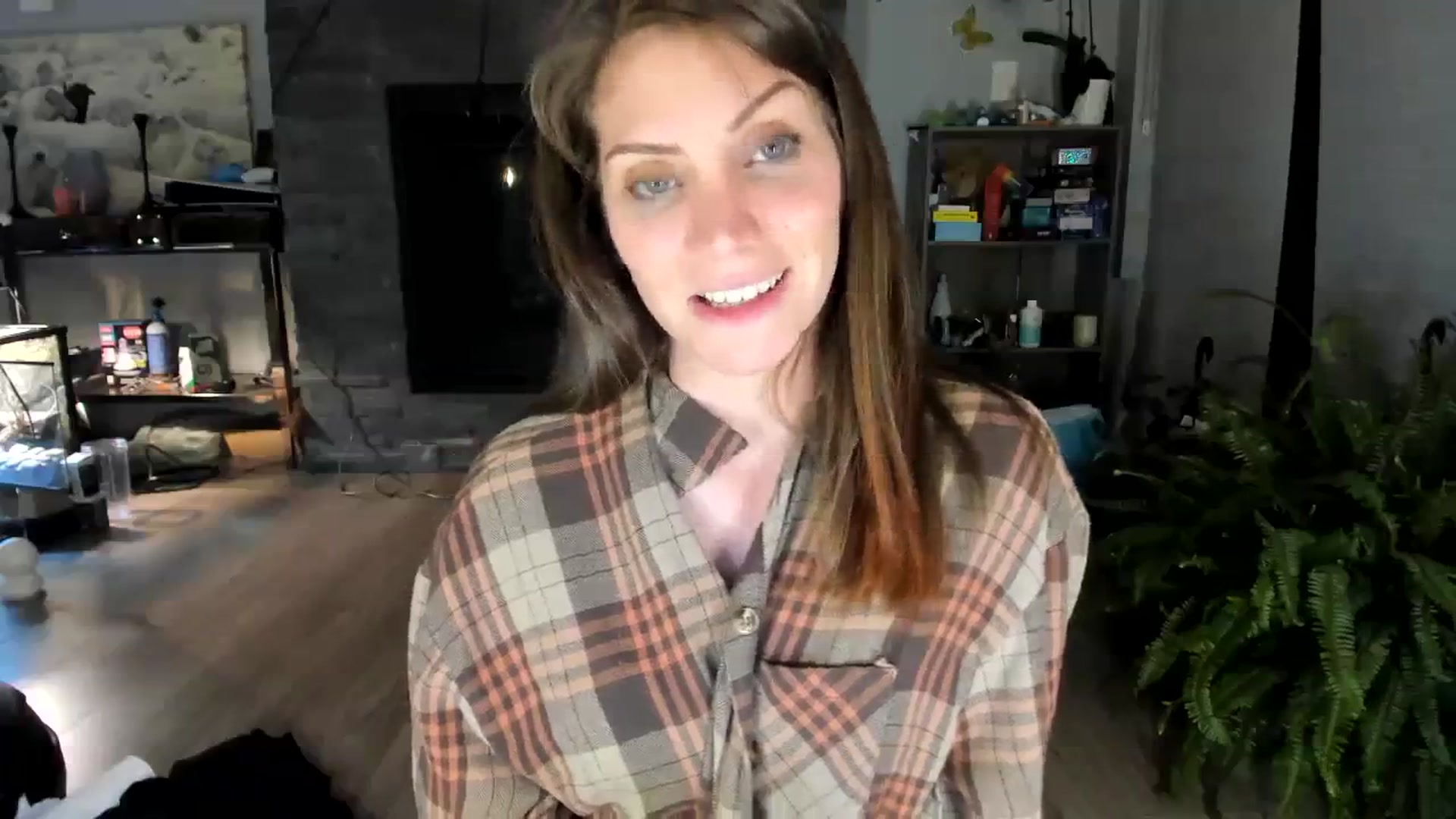 Gallery image thumbnail from Laurel's myfreecams stream on, 08/28/2023, 07:21 image 3 of 20
