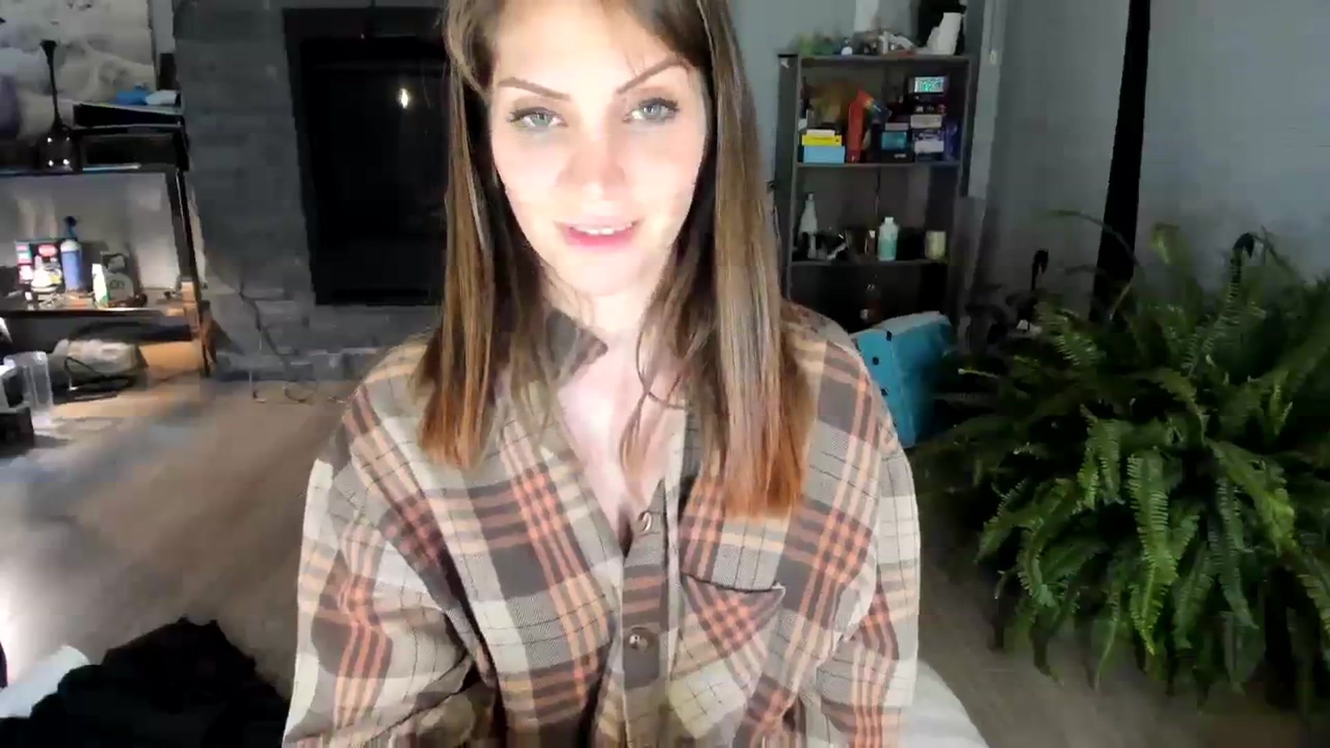 Gallery image thumbnail from Laurel's myfreecams stream on, 08/28/2023, 07:21 image 14 of 20
