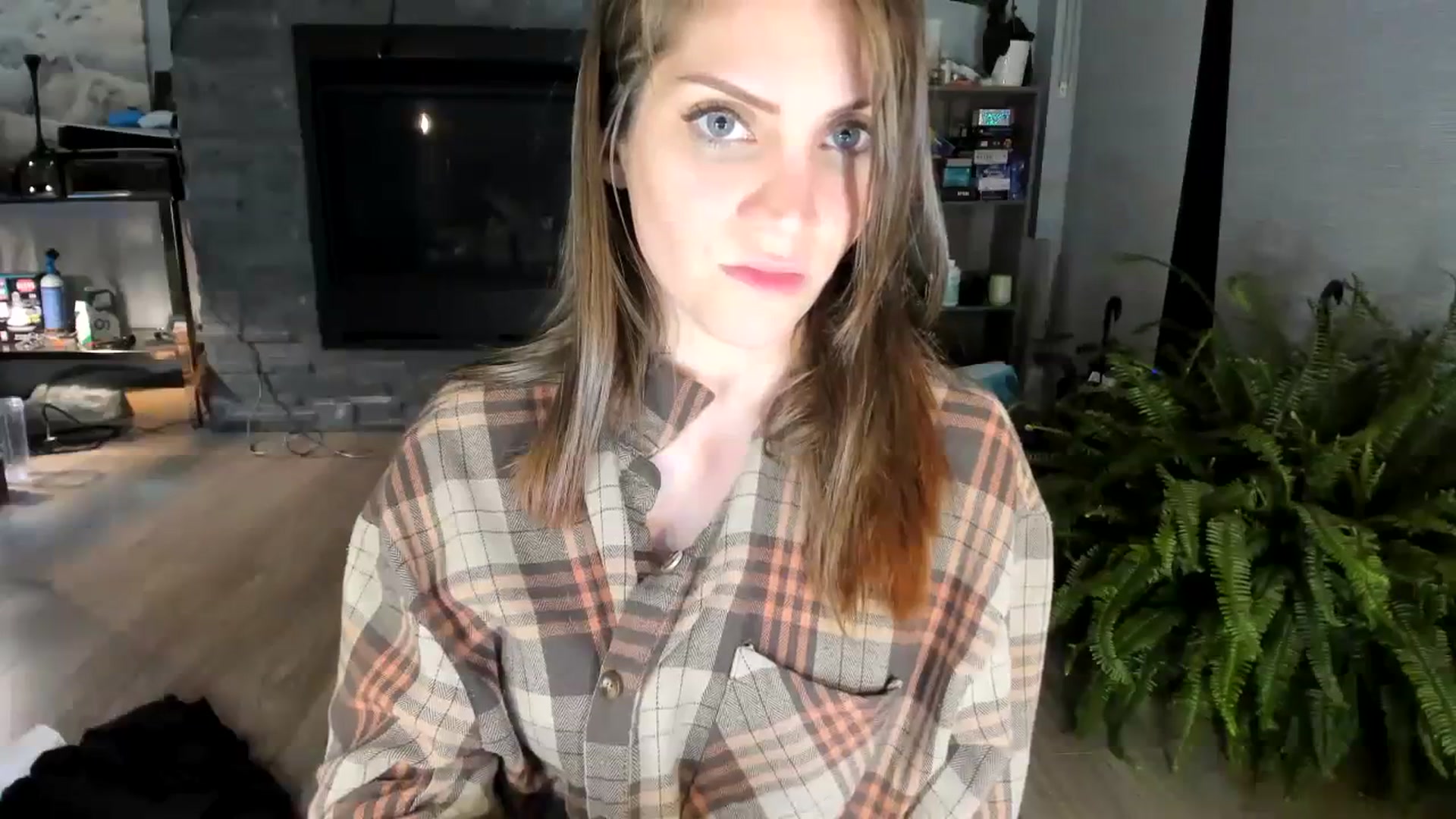 Gallery image thumbnail from Laurel's myfreecams stream on, 08/28/2023, 07:21 image 6 of 20