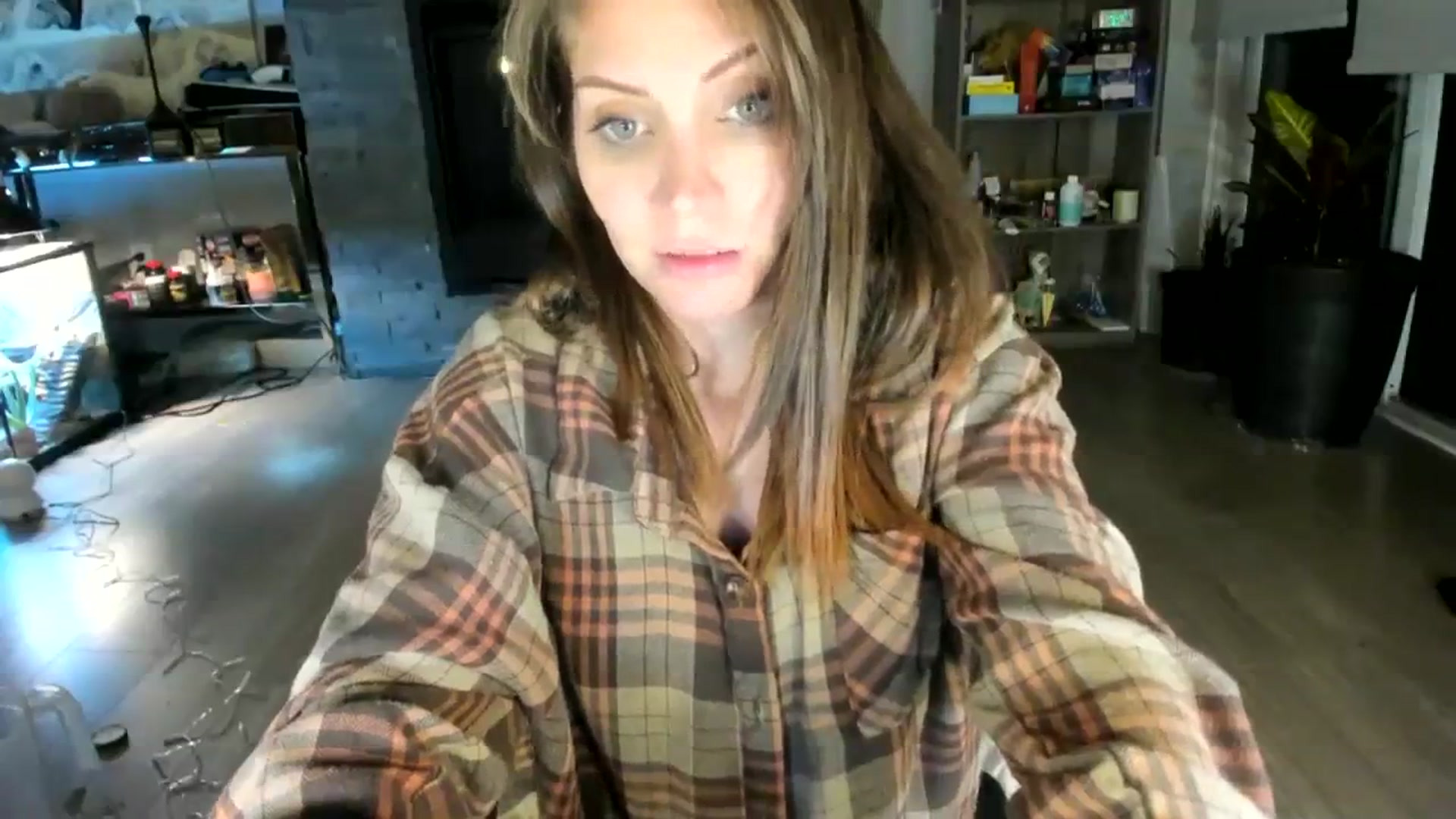Gallery image thumbnail from Laurel's myfreecams stream on, 09/10/2023, 09:56 image 17 of 20