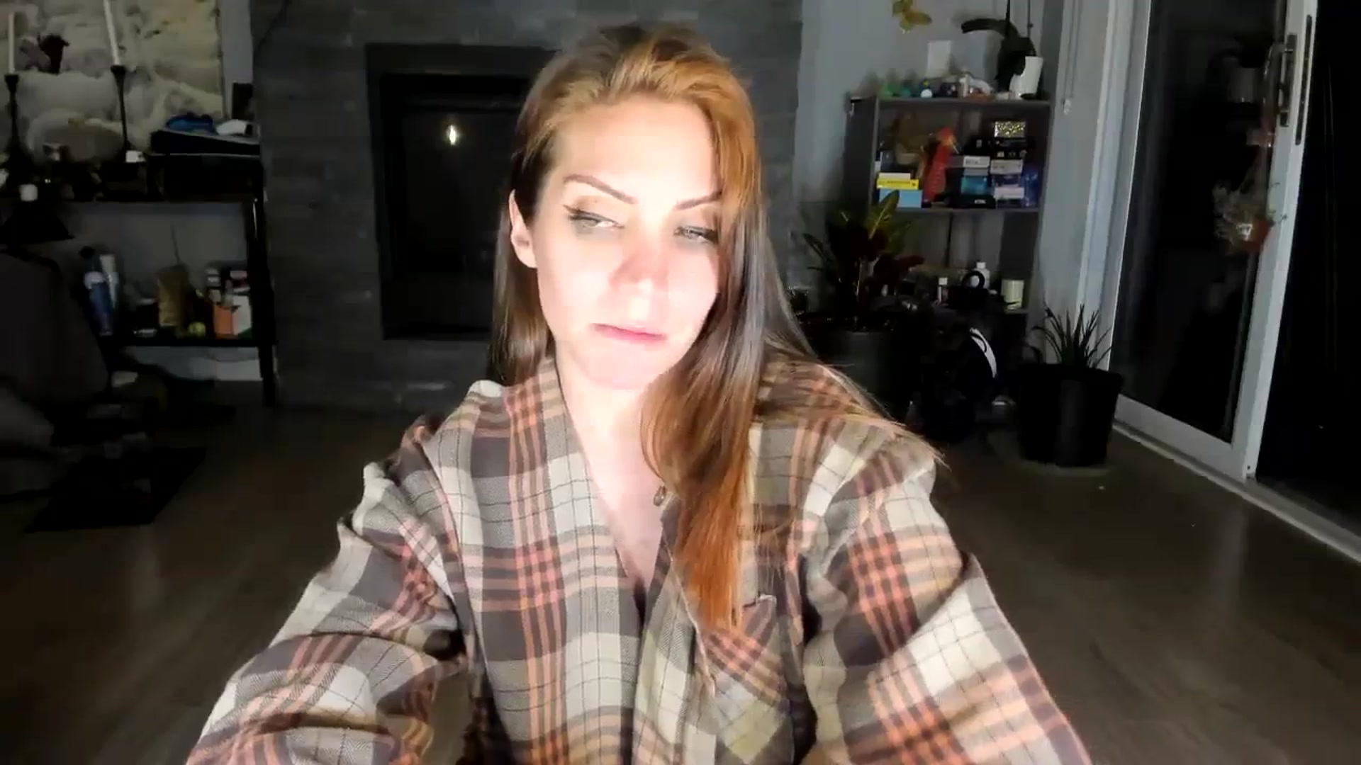 Gallery image thumbnail from Laurel's myfreecams stream on, 09/25/2023, 05:50 image 14 of 20