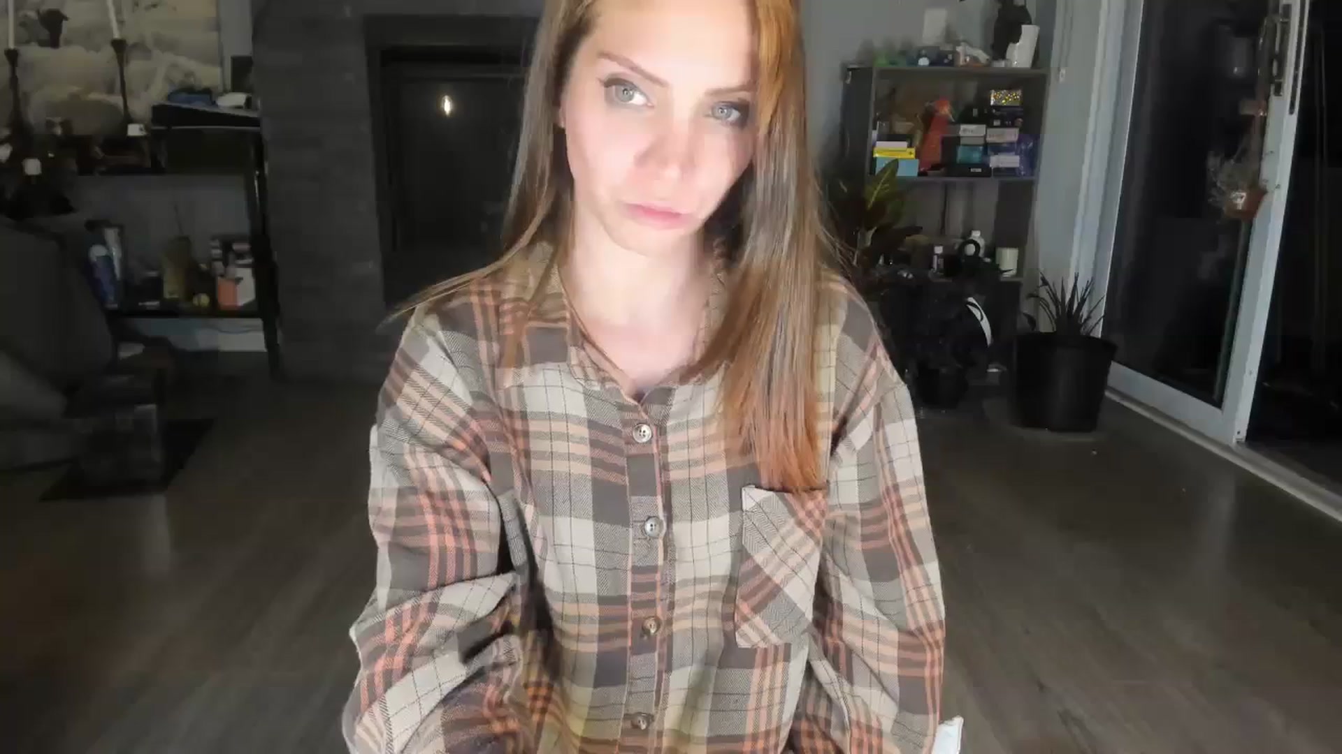 Gallery image thumbnail from Laurel's myfreecams stream on, 09/25/2023, 07:01 image 4 of 20